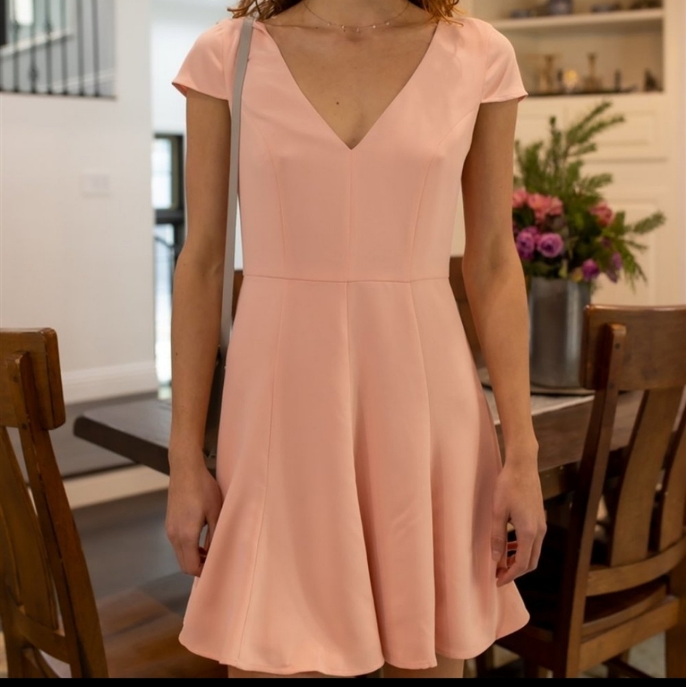 V-neck spring dress - Picture 5 of 8
